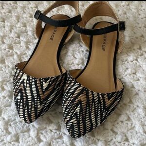Women’s Size 8.5 Rampage Pointed Flats